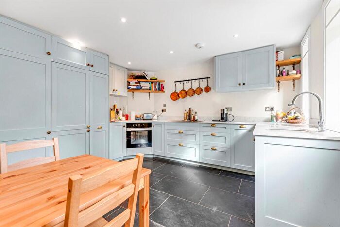 2 Bedroom Flat To Rent In Upper Richmond Road West, East Sheen, SW14