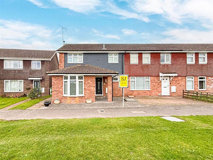 4 Bedroom End Terrace House For Sale In The Leas, Burnham-On-Crouch, CM0