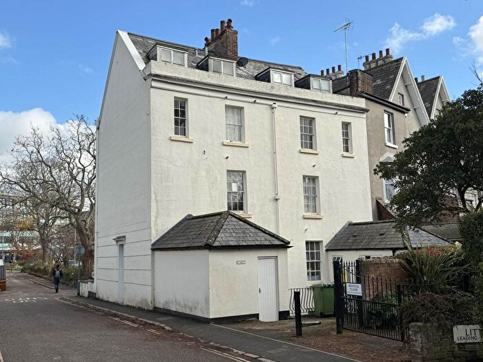 2 Bedroom Flat To Rent In Redvers Court, - Bystock Terrace, Exeter, EX4