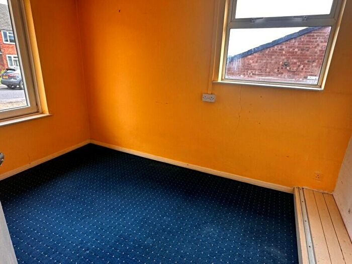 2 Bedroom Bungalow For Sale In Keswick Gardens, Woodley, Reading, Berkshire, RG5