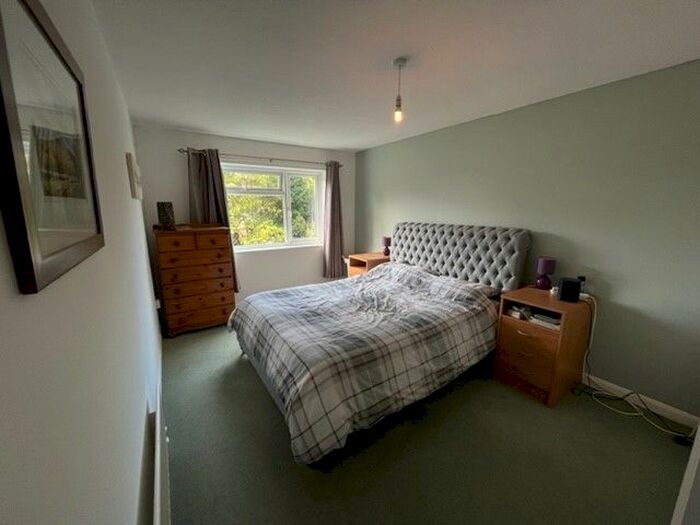 2 Bedroom Flat To Rent In Bincleaves Road, Weymouth, DT4