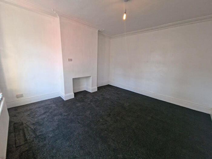 2 Bedroom Terraced House To Rent In Melrose Street, Bradford, BD7