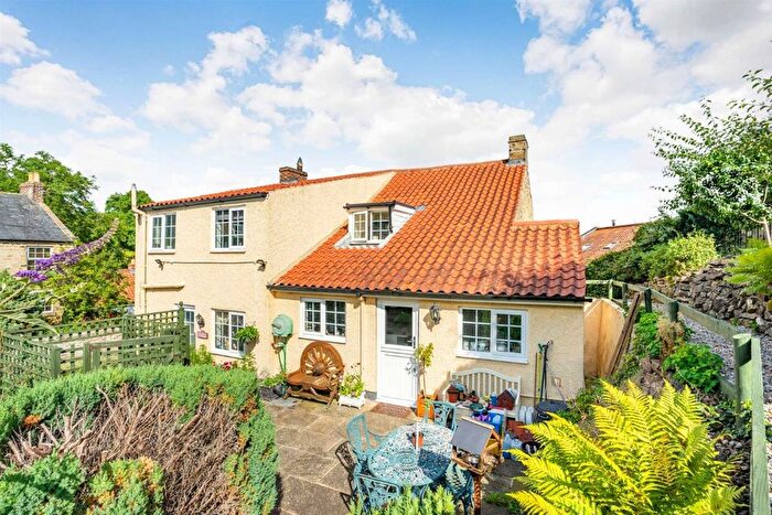 3 Bedroom Cottage For Sale In Hilltop Cottage Moulton, Richmond, North Yorkshire, DL10