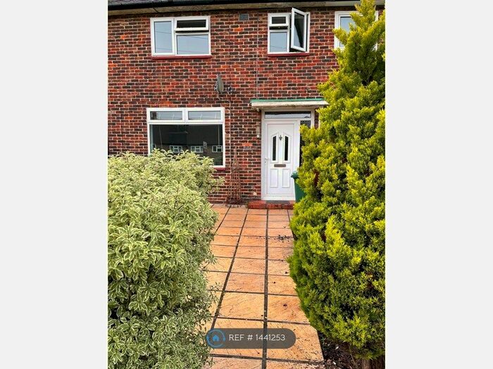 3 Bedroom Terraced House To Rent In Purbeck Close, Merstham, Redhill, RH1
