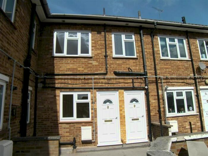1 Bedroom Maisonette To Rent In Station Road, Gidea Park, Romford, RM2