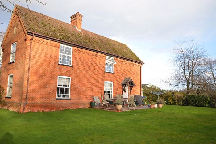 3 Bedroom Semi-Detached House To Rent In Amersham Road, Beaconsfield, HP9