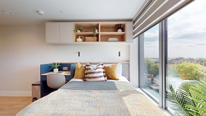 Studio To Rent In The Mall, London, W5