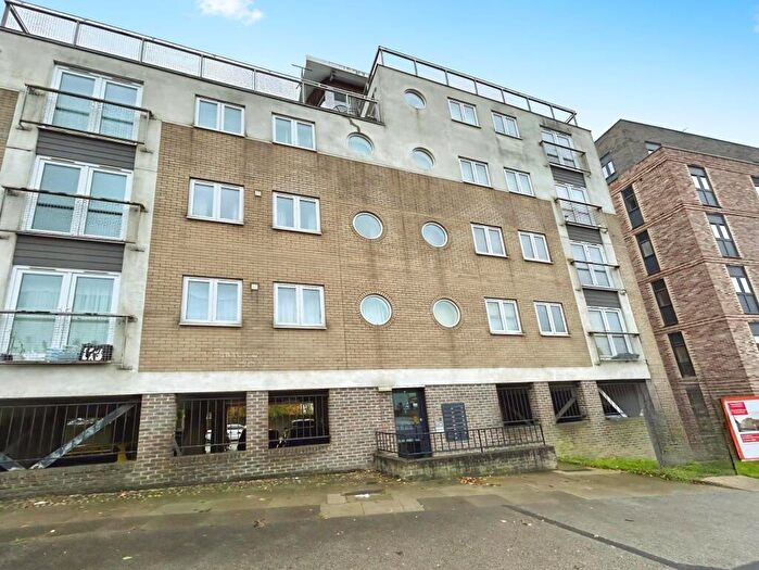 2 Bedroom Flat To Rent In Fore Hamlet, Ipswich, IP3
