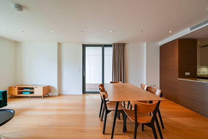 3 Bedroom Flat To Rent In Victory Parade, Stratford, London, E20