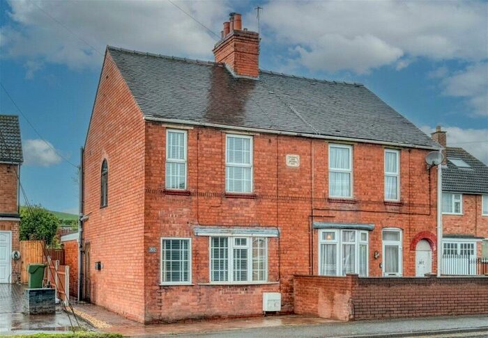 2 Bedroom Semi-Detached House To Rent In Birmingham Road, Lickey End, Bromsgrove, Worcestershire, B61