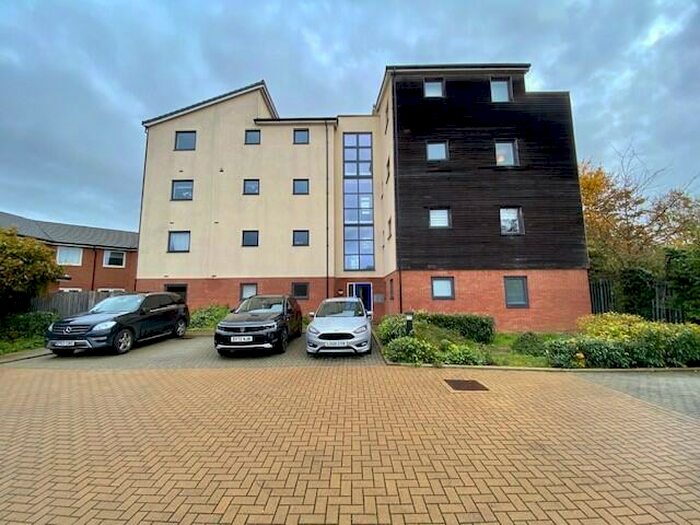 2 Bedroom Apartment To Rent In Quercetum Close, Aylesbury, HP19