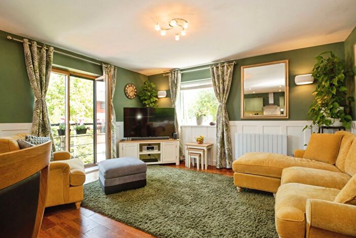 2 Bedroom Flat For Sale In Henke Court, Cardiff, South Glamorgan, CF10
