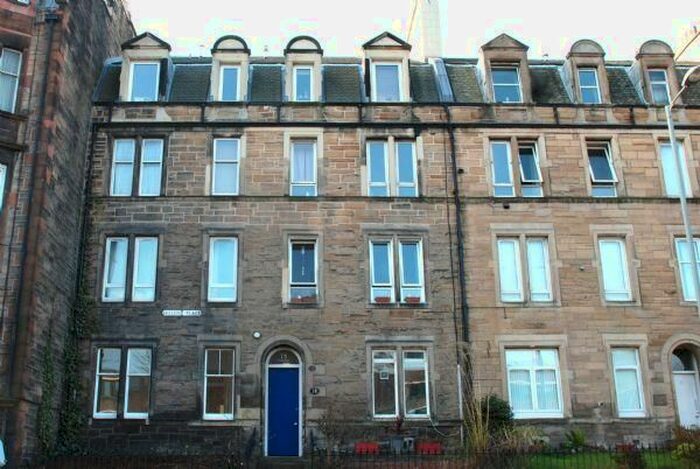 2 Bedroom Flat To Rent In Hillend Place, Meadowbank, Edinburgh, EH8