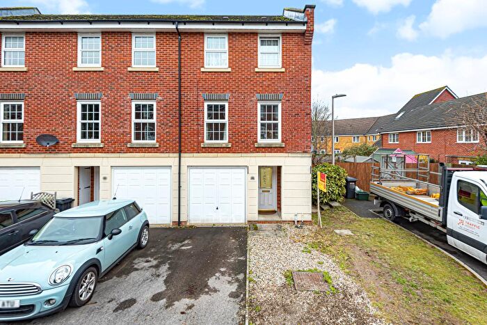 3 Bedroom Town House To Rent In Newbury, Berkshire, RG14