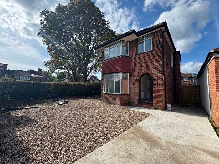 4 Bedroom Detached House To Rent In Cranford, TW5