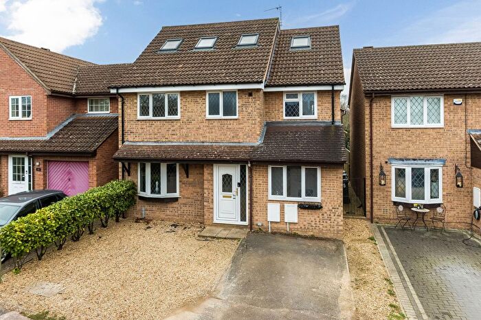 6 Bedroom Detached House For Sale In Kysbie Close, Abingdon, OX14