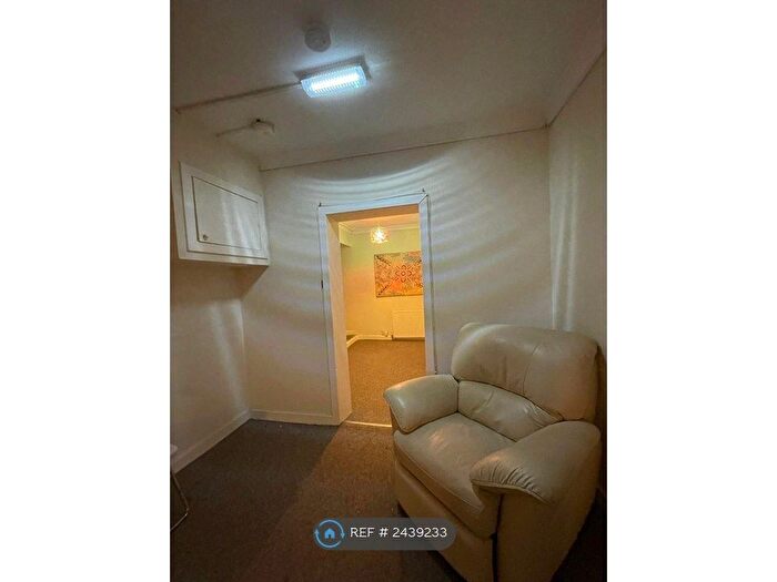 4 Bedroom Flat To Rent In Southpark Avenue, Glasgow, G12