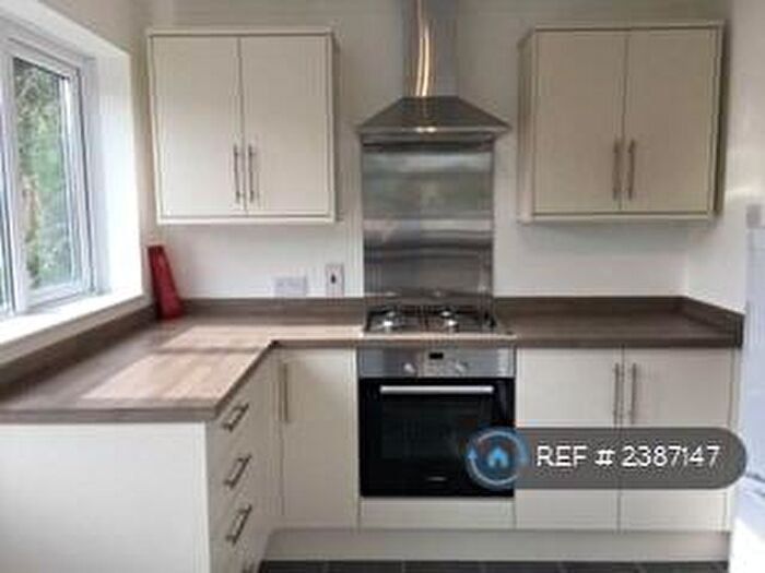 5 Bedroom Semi-Detached House To Rent In Durham Close, Guildford, GU2