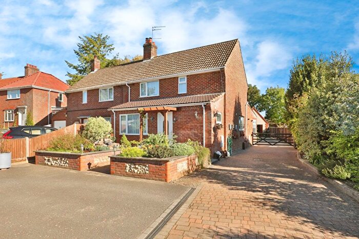 3 Bedroom Semi-detached House For Sale In Richmond Road, Norwich, Norfolk, NR5