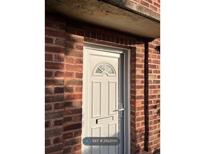 4 Bedroom Semi-Detached House To Rent In Markfield Road, Birmingham, B26