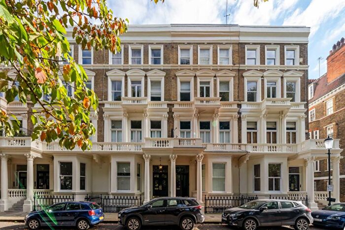 Studio To Rent In Earl's Court Square, London, SW5