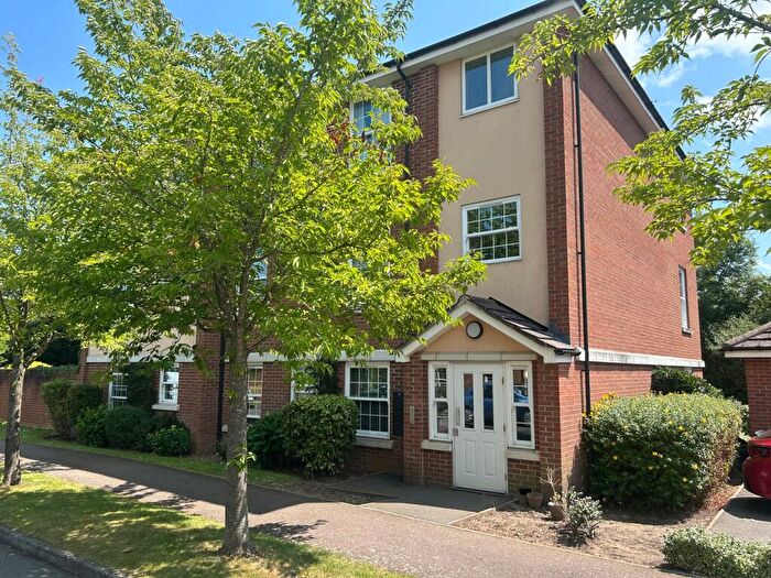 2 Bedroom Apartment For Sale In Merrifield Court, Welwyn Garden City, AL7