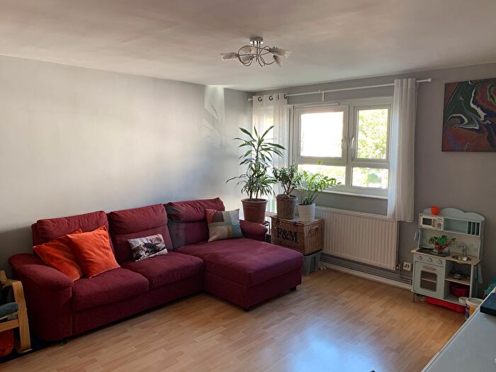 2 Bedroom Flat To Rent In Blythe Road, London, W14