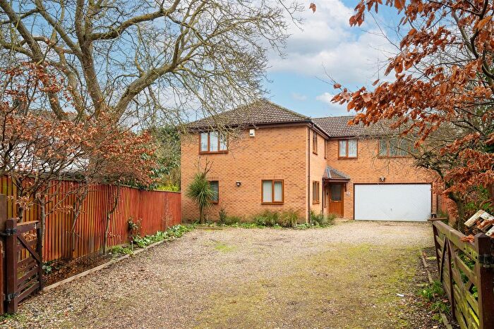 5 Bedroom Detached House For Sale In Ditton Close, Newmarket, CB8