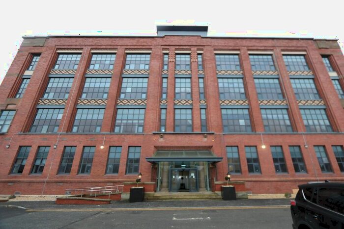 2 Bedroom Flat To Rent In Inverlair Avenue, Glasgow, G43