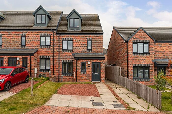 4 Bedroom Town House For Sale In Goldeneye Drive, Edinburgh, EH17