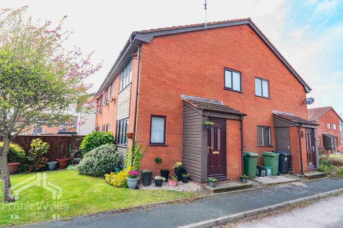 1 Bedroom Mews To Rent In St Davids Grove, Lytham St Annes, Lancashire, FY8