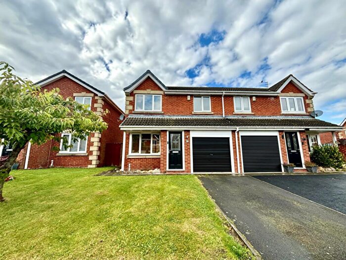 3 Bedroom Semi-Detached House To Rent In Featherstone Grove, Bedlington, Northumberland, NE22