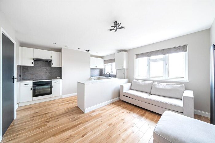 1 Bedroom Flat To Rent In Green Lanes, London, N21