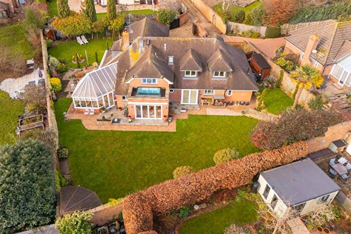 5 Bedroom House For Sale In Kings Lane, Flore, NN7