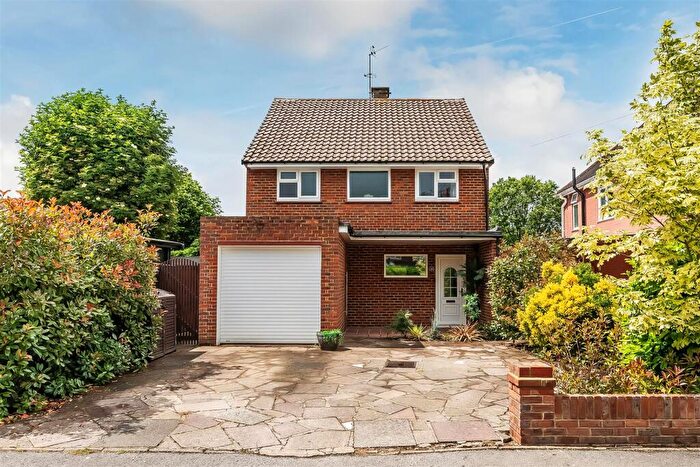 3 Bedroom Detached House For Sale In Mole Road, Fetcham, KT22