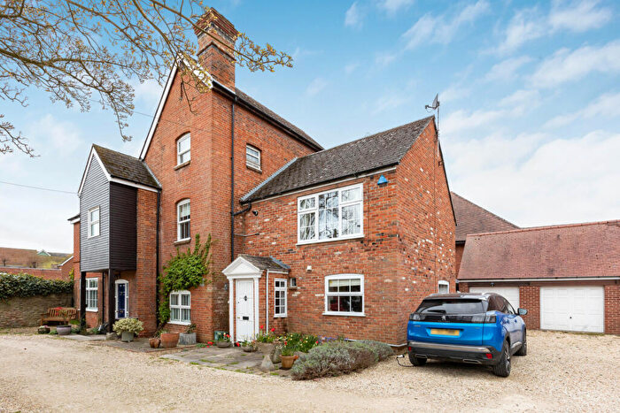 2 Bedroom Semi Detached House For Sale In Winsmore Lane, Abingdon, Oxfordshire, OX14