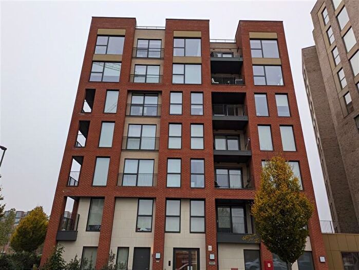 3 Bedroom Flat To Rent In Thistleton House, Colindale, NW9