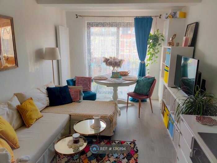 2 Bedroom Flat To Rent In Rushey Green, London SE6