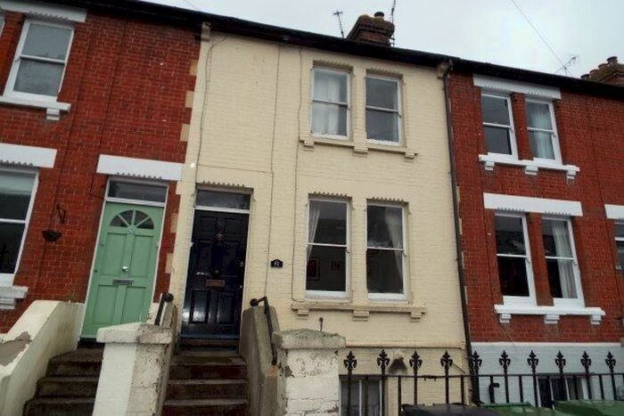 1 Bedroom Flat To Rent In St. Catherines Road, Winchester, SO23