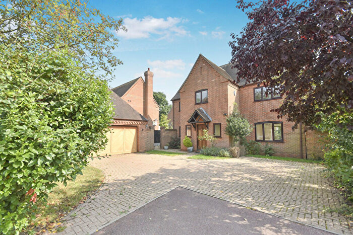 4 Bedroom Detached House For Sale In The Orchard, Little Paxton, PE19