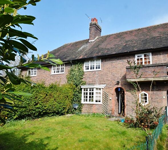 2 Bedroom Maisonette To Rent In Neale Close, Hampstead Garden Suburb, N2