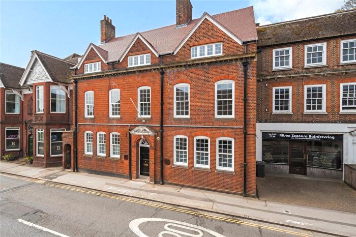 2 Bedroom Apartment To Rent In South Street, Farnham, Surrey, GU9