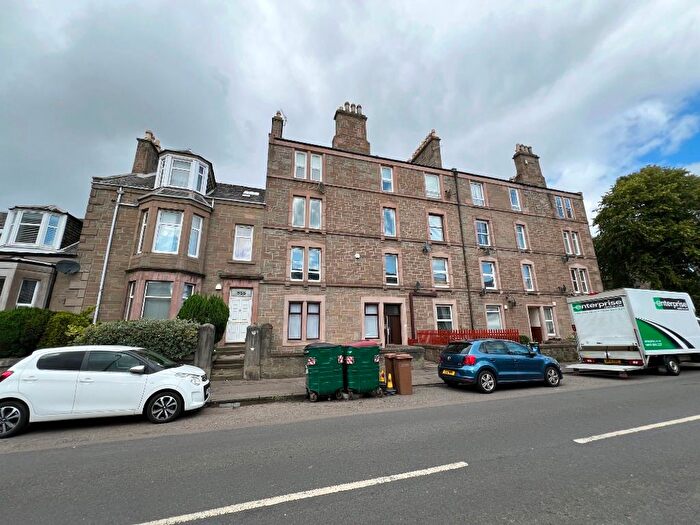 2 Bedroom Flat To Rent In Clepington Road, Dundee, DD3