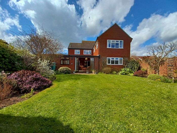 4 Bedroom Detached House For Sale In Surlingham Lane, Rockland St. Mary, Norwich, NR14
