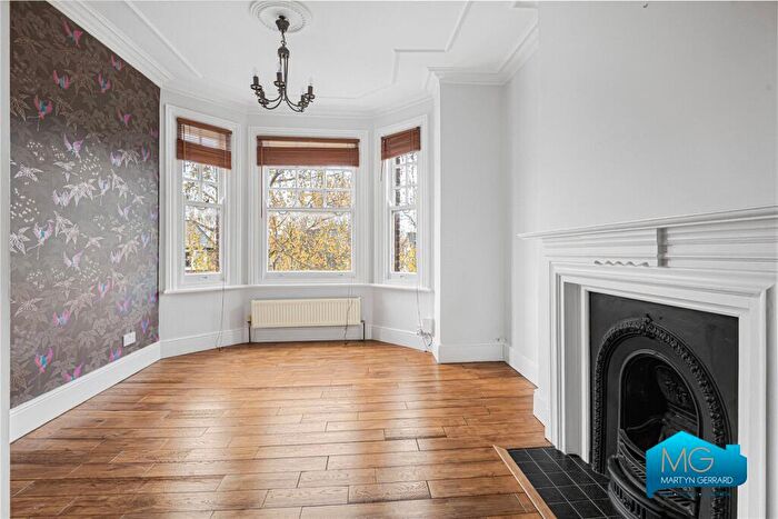 2 Bedroom Apartment To Rent In Park Road, New Barnet, EN4