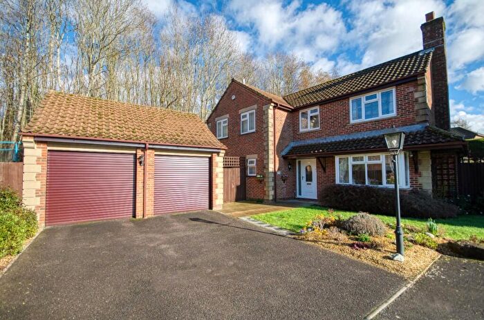 4 Bedroom Detached House For Sale In Holly Gardens, West End, Hampshire, SO30