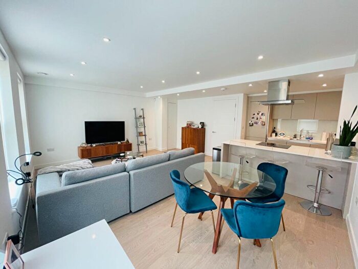 1 Bedroom Apartment To Rent In Britton Street, London, EC1M
