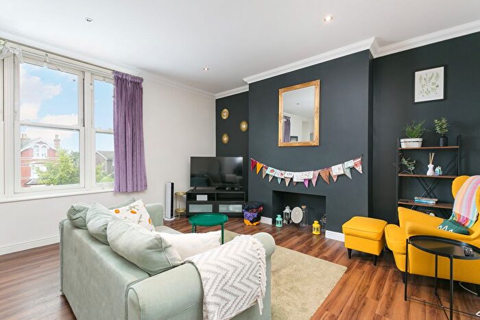 2 Bedroom Flat To Rent In Widmore Road, Bromley, BR1