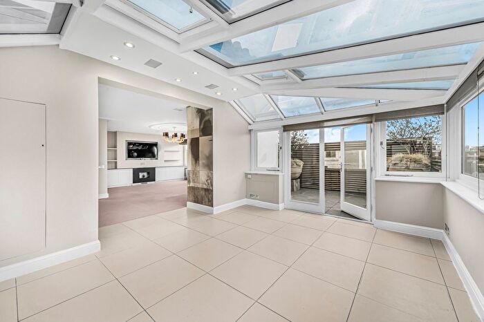 2 Bedroom Flat For Sale In Ascot Court, Grove End Road, NW8