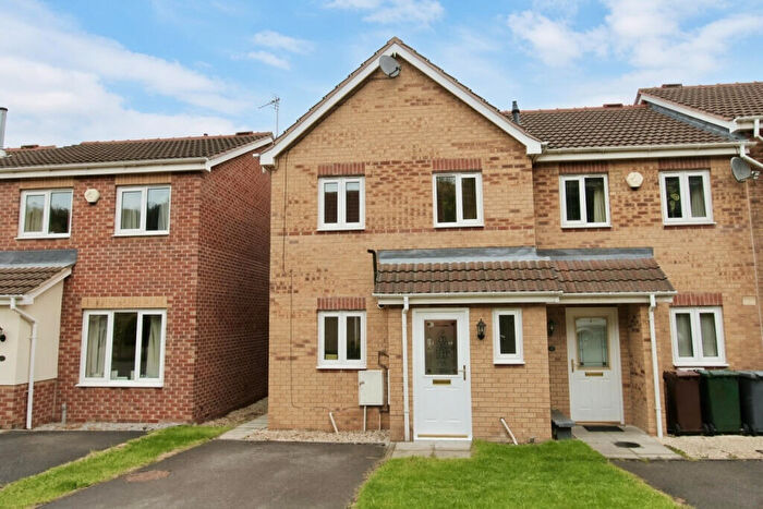 3 Bedroom Town House To Rent In Ravenna Close, Barnsley, S70